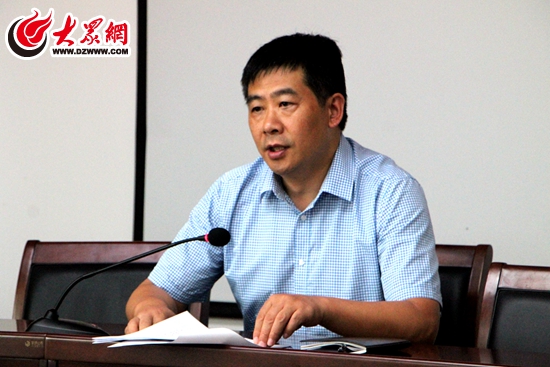莒县环保局局长刘明传达《孟青同志在全县领导干部警示教育大会上的