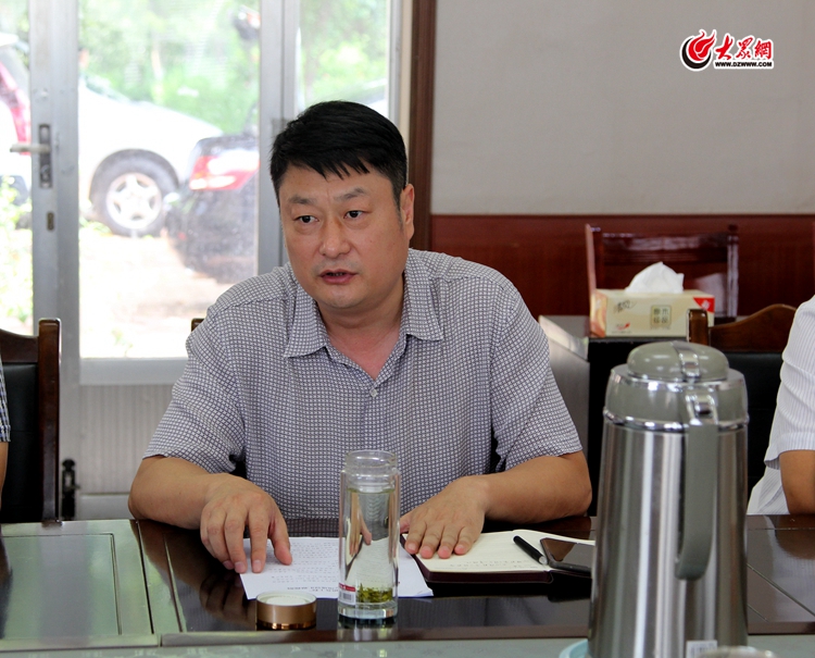 莒县人民政府党组成员吴锡华,莒县粮食局局长解廷涛等领导陪同督导